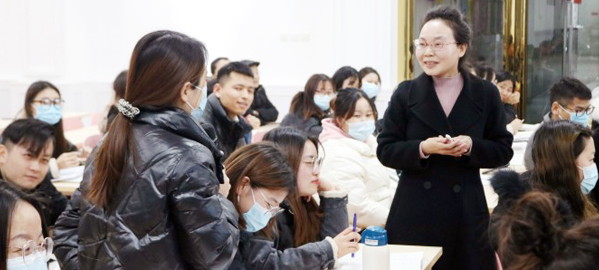 黄陵 专家指导+名师授课+培优补弱+日清月结的教学模式