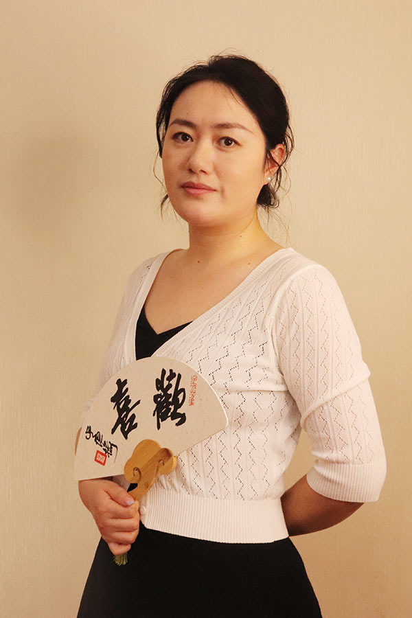 黄陵石亚利 研究生学历,毕业于陕西师范大学